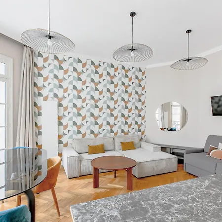 Grand Luxe - Trocadero Apartment